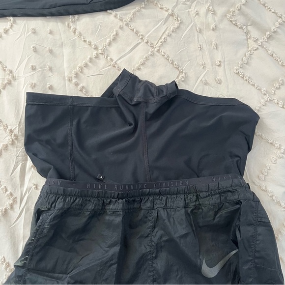 Nike Running Run Division tempo luxe 2in1 shorts in black - Picture 11 of 13
